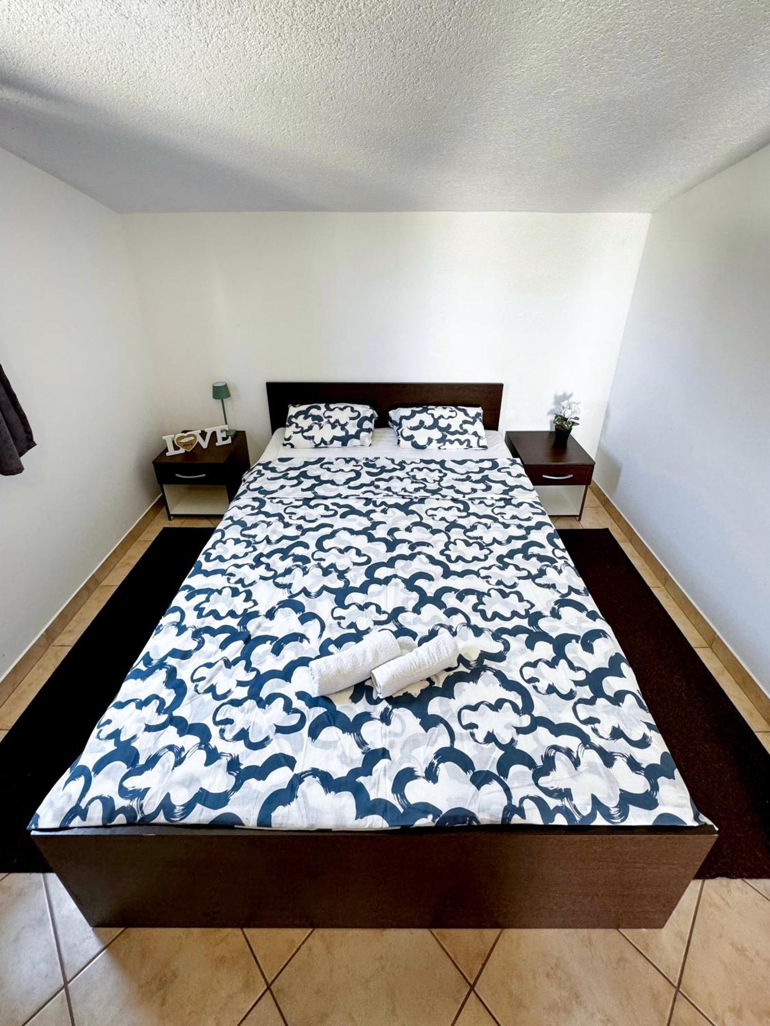 Apartmani Cvangic Vir Extérieur photo